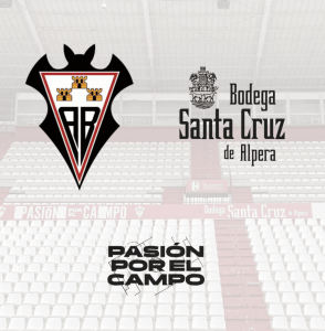 Lee más sobre el artículo Bodega Santa Cruz de Alpera renueva su compromiso con Albacete Balompié en “Pasión por el Campo” por quinto año consecutivo para la temporada 2025-2026